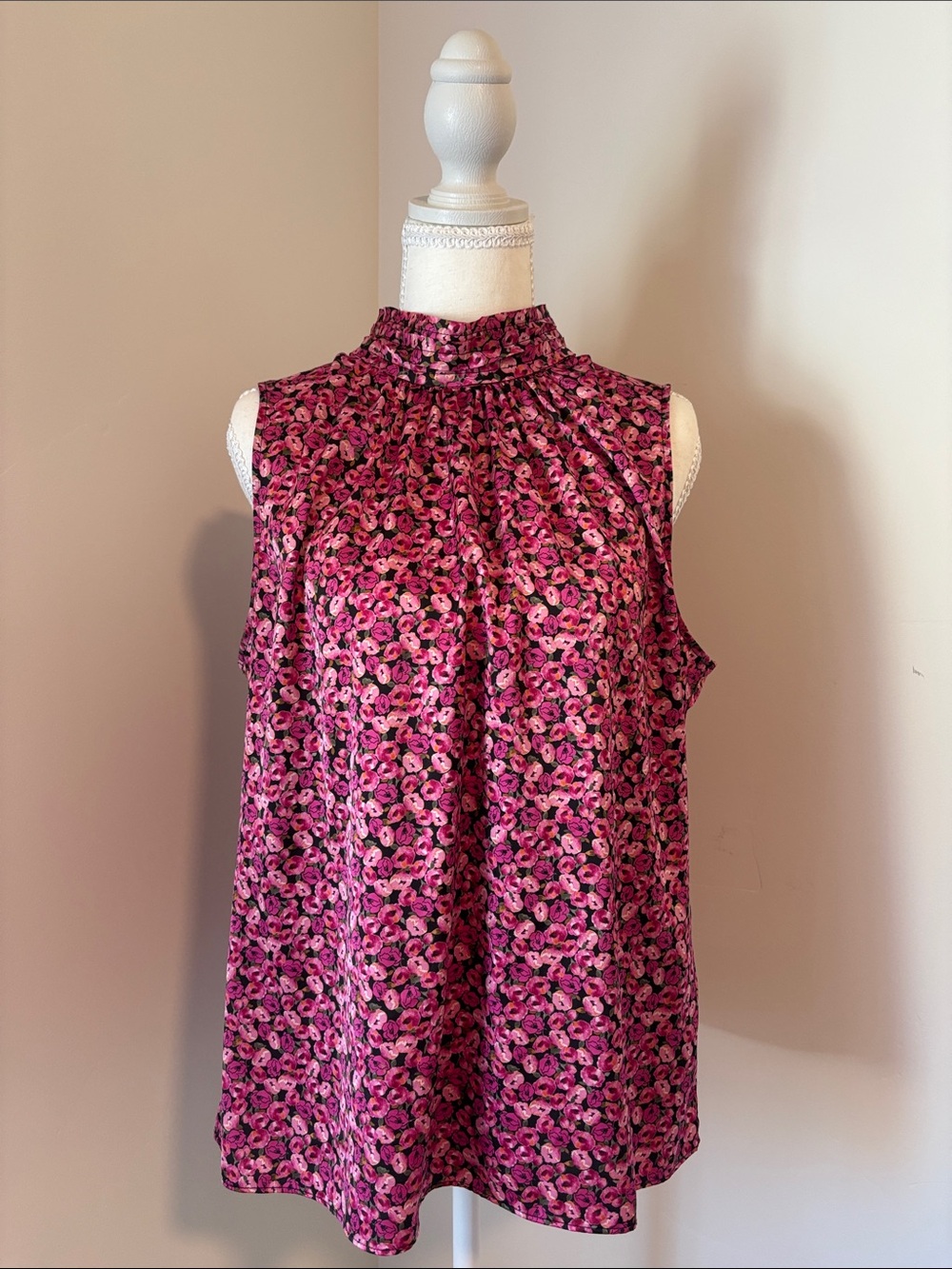 White House Black Market Pink Floral Mock Neck Sleeveless Blouse